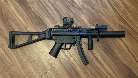 MP5: Roller-Delayed Blowback subgun