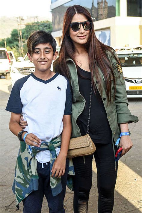 Politician Baba Siddique poses with his children during Grammy Award ...