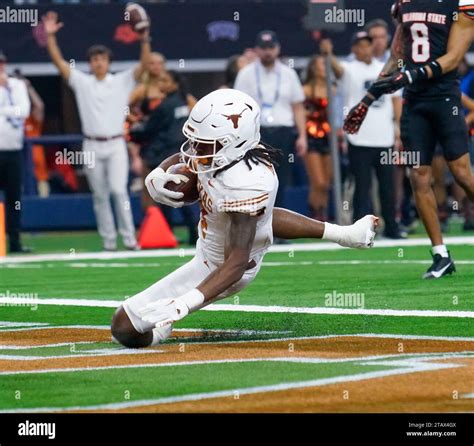 Arlington, USA. 02nd Dec, 2023. December 2, 2023: Texas Longhorns ...
