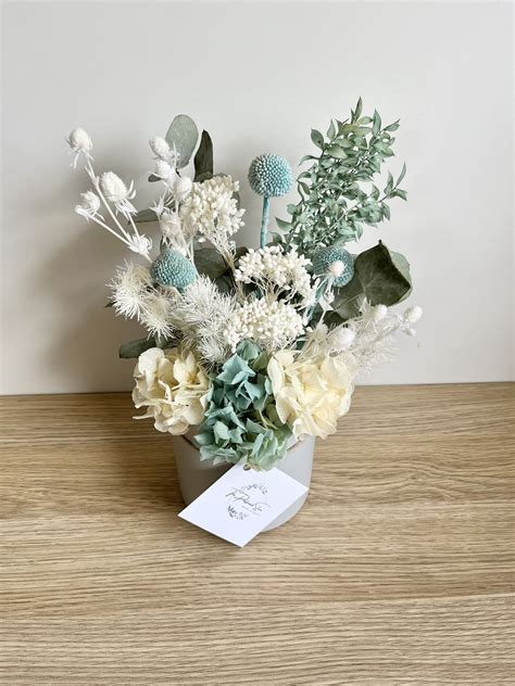 Small Dried Flower Arrangement Black — The Preserved Stem - Dried Flowers