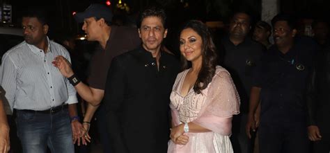 Shah Rukh Khan Risks His Life Saves Aishwarya Rai Bachchans Manager At ...