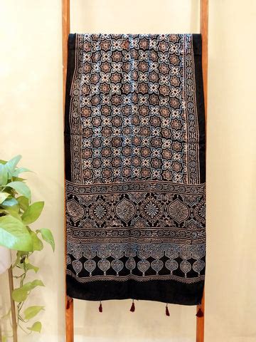 Label Aarti Chauhan