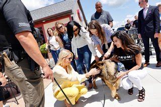 The best Pam Bondi feet pictures 🤩