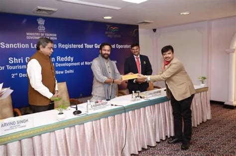 Distribution of Loan Cheques | Ministry of Tourism | Government of India