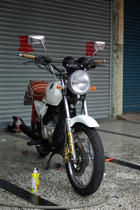 [分享]冷門的小檔車,YAMAHA愛將SR 150外觀小改造~新增10年愛將改裝照! (第5頁) - Mobile01