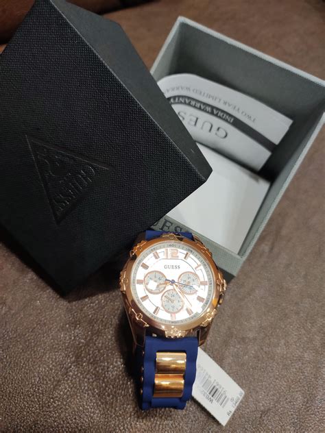 Guess Silicone Analog White Dial Women Watch-W0325L8, Blue Band ...
