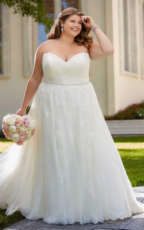 Plus Size Boho Wedding Gown | Stella York Wedding Dresses