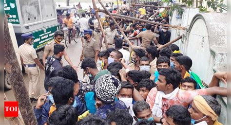 Avaniyapuram jallikattu: Tokens distributed amid chaos; many bull ...