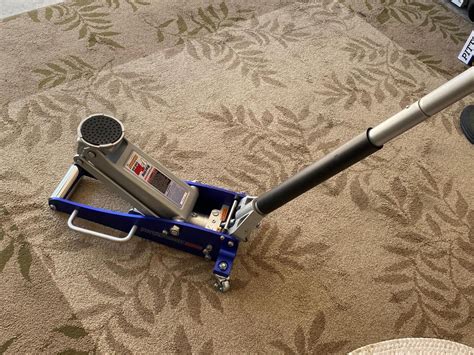 Lightweight Aluminum Floor Jack