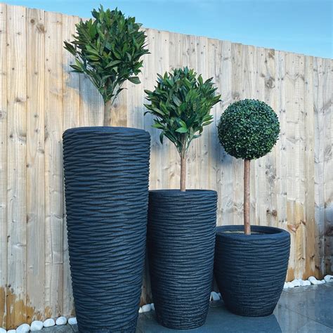 Outdoor Plant Pots Large & Extra Large Garden Plant Pots | Taylor Made