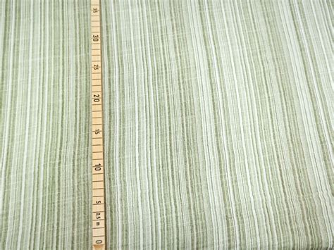 Streifen senkrecht grün