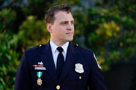 Trump news at a glance: Congress divided on Iran attack as Trump appears to link operation to 2020 e Aesthetic