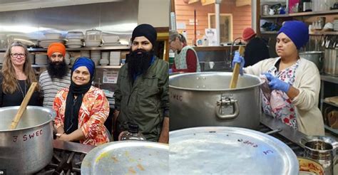 Sikh Woman Cancels India Trip To Stay Back & Cook 1,000 Meals For ...