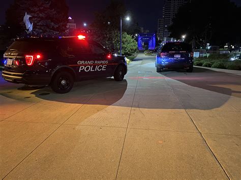 4 hurt after shooting at Blue Bridge in downtown Grand Rapids