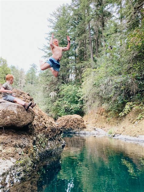 family time at deschutes falls - Loving Life Moore