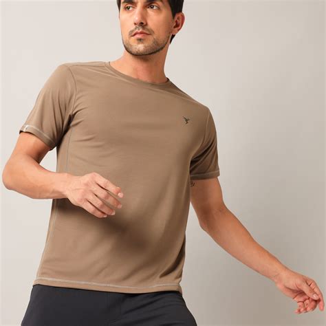 Men Solid Slim Fit Crew Neck T-shirt with TECHNO COOL+