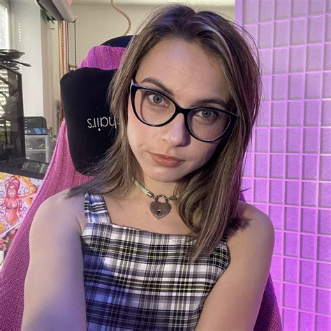 TW Pornstars - Chloe Toy. Twitter. Wanna come and play with me tonight? will only be on for. 9: ...