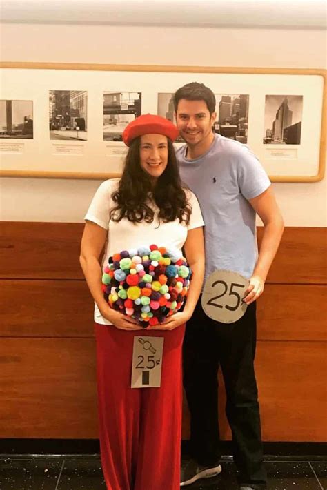 40 Halloween Costumes for Expecting Couples That Highlight the Bump in ...