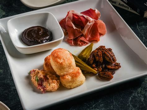 Minetta Tavern - Review - Union Market - Washington DC - The Infatuation