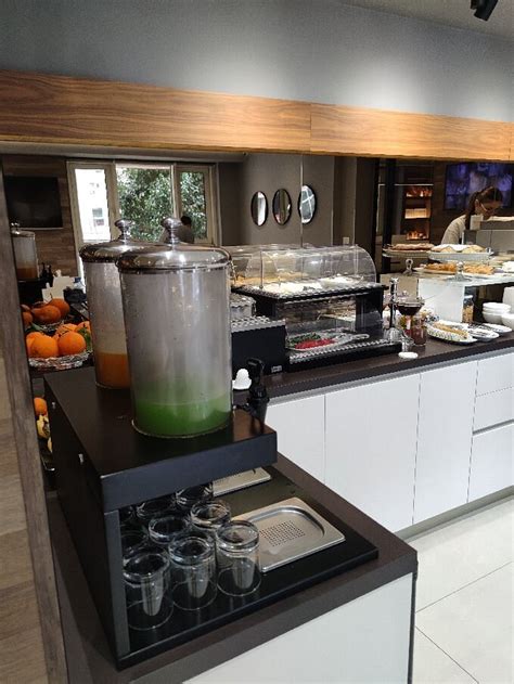 HOTEL ORESTI CENTER (Tirana) - Hotel Reviews, Photos, Rate Comparison ...