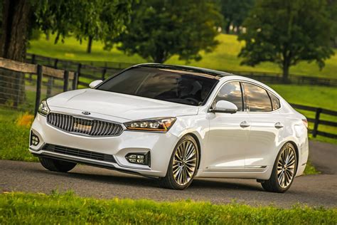 Kia Cadenza SXL (2017) - picture 3 of 34