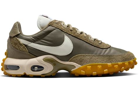 NIKE AIR MAX WAFFLE RACER SP MATTE OLIVE GUM DARK BROWN