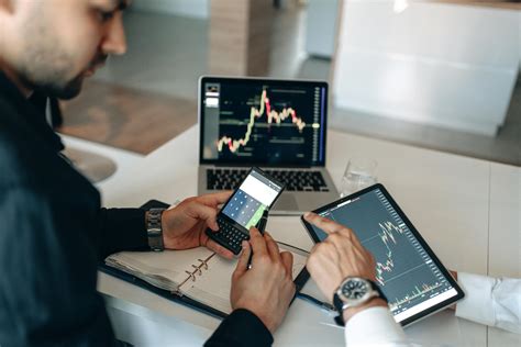 Broker Dealer Rankings: Top Full-Service Wealth Firms Ranked