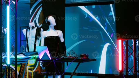 Music Club 的图像结果