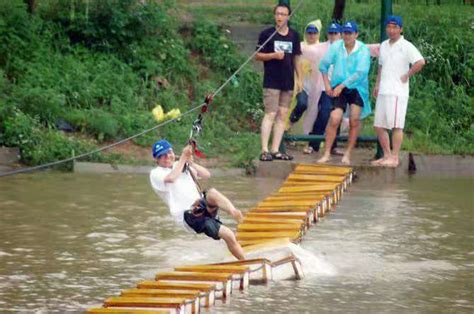 这位女学生 全国独竹漂比赛三冠 练习“水上漂”之前还不会游泳_训练