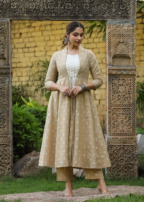 Hayat Kalidar White Kurta & Beige Printed Shrug With Pant – EverBloom