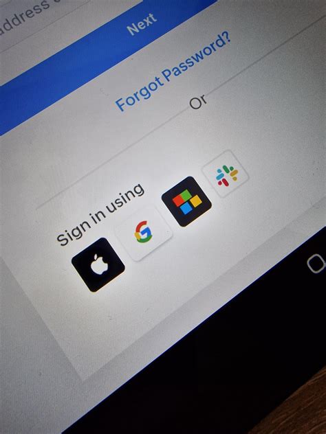 When a computer tries to draw logos from memory : r/softwaregore