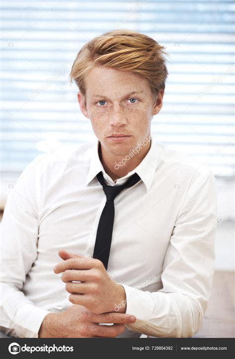 Serious Portrait Businessman 的图像结果