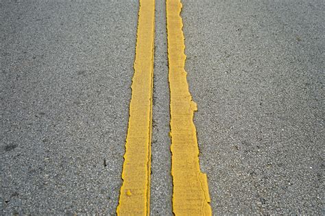 Double Broken Yellow Line: The Ultimate Guide | Clover Leaf Driving School