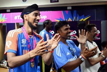Arshdeep Singh mobbed by fans at Chandigarh airport as T20 WC hero ...