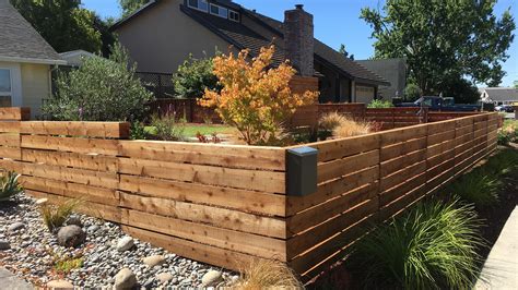 Horizontal Fence Construction | Details - Details Landscape Art