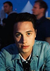 Nainen peilissä 1/2 - Sorjonen S03E07 | TVmaze