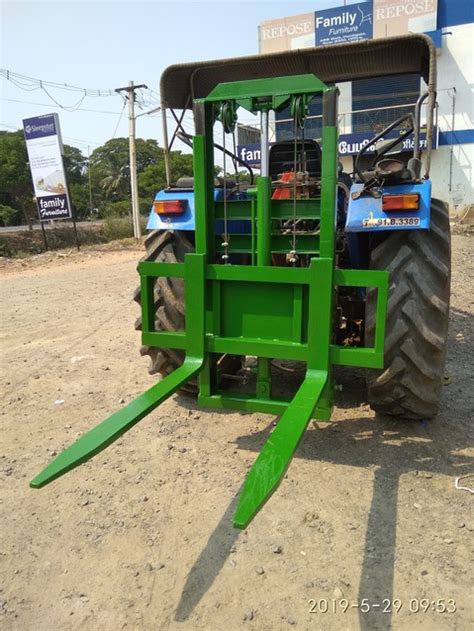 FL100-Tractor Forklift 3 point attached, for any brand tractor | Rafi