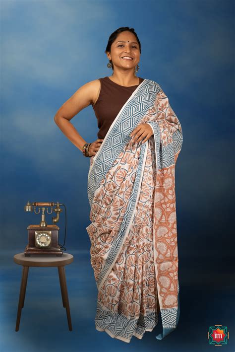Brown Floral Bagru Handblock Printed Mul Cotton Saree Maati – THE ...