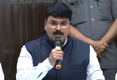 Rahul Shewale to be leader of Shiv Sena in Lok Sabha, Bhavana Gawali to ...