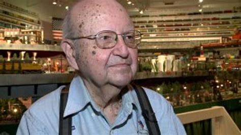 'Faces of amazement:' Milwaukee Lionel Railroad Club inspires awe in ...