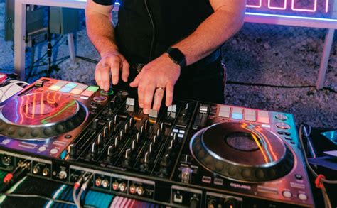 Ajay Dj Sounds - Price & Reviews | DJ Sound in Agra