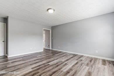9500 Brady John Ct, Louisville, KY 40229 | Homes.com
