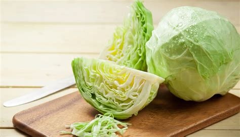 5 Amazing Health Benefits of Eating Cabbage - lifeberrys.com