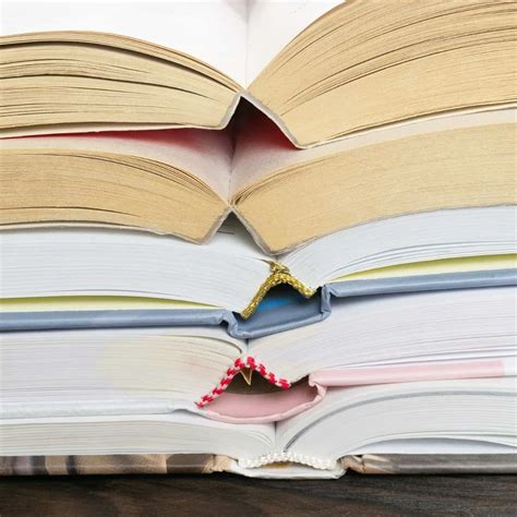 Paperback vs Hardcover: The Difference Explained 2025