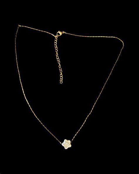 Flower on invisible string – Princess ri