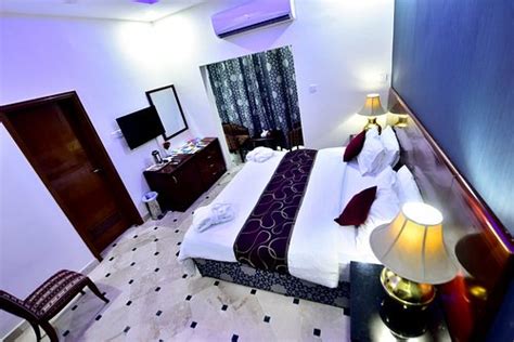 AL BAHJAH HOTEL (Seeb) - Hotel Reviews, Photos, Rate Comparison ...