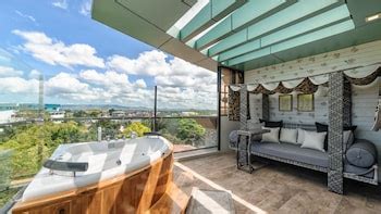 Incredible 2 Nights 3 Days Iloilo City Tour Package - Myholidays.com