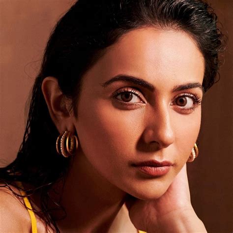 Rakul Preet Singh-Aubrey Mini Hoops – ANATINA