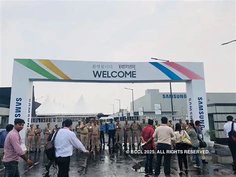 Samsung opens world's largest mobile manufacturing factory in India ...