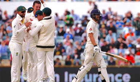 Eng won't roll over in 'dead' Tests; no let-up in Aussie bouncers